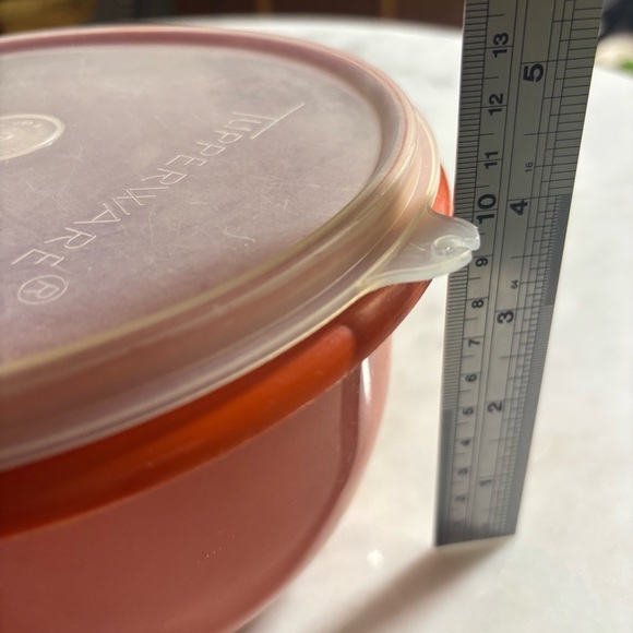 Vintage Tupperware 271-9 burnt orange mixing bowl with lid - Picture 8 of 8